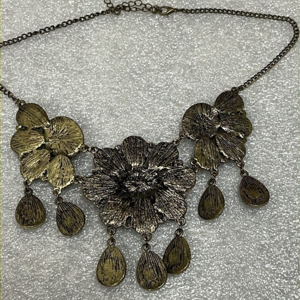 Charming‎ Charlie Necklace - Picture 3 of 3